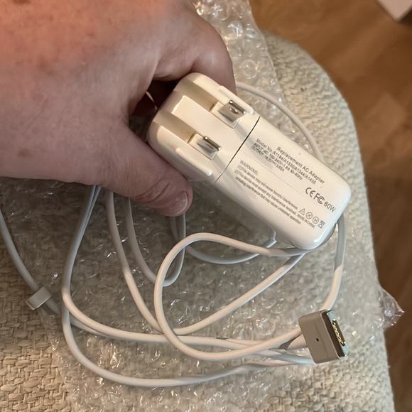 Mac Book Pro 2012 - 2015 Adapter Charger - Picture 3 of 3